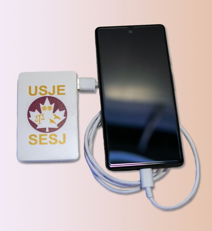 PowerJump Portable Charger / Chargeur portatif de téléphone PowerJump