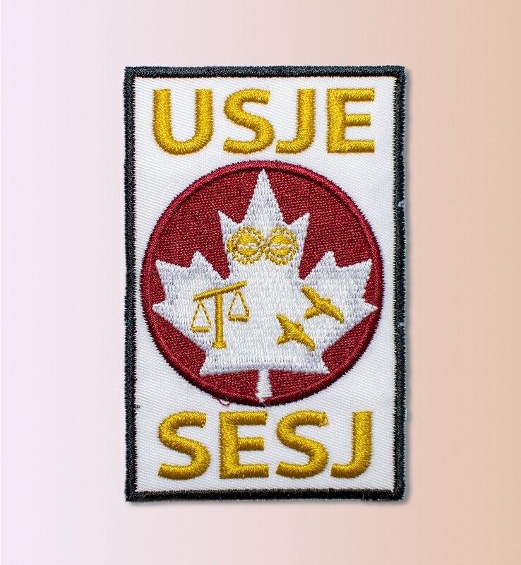 Iron-on embroidered patch / Insigne brodée à repasser