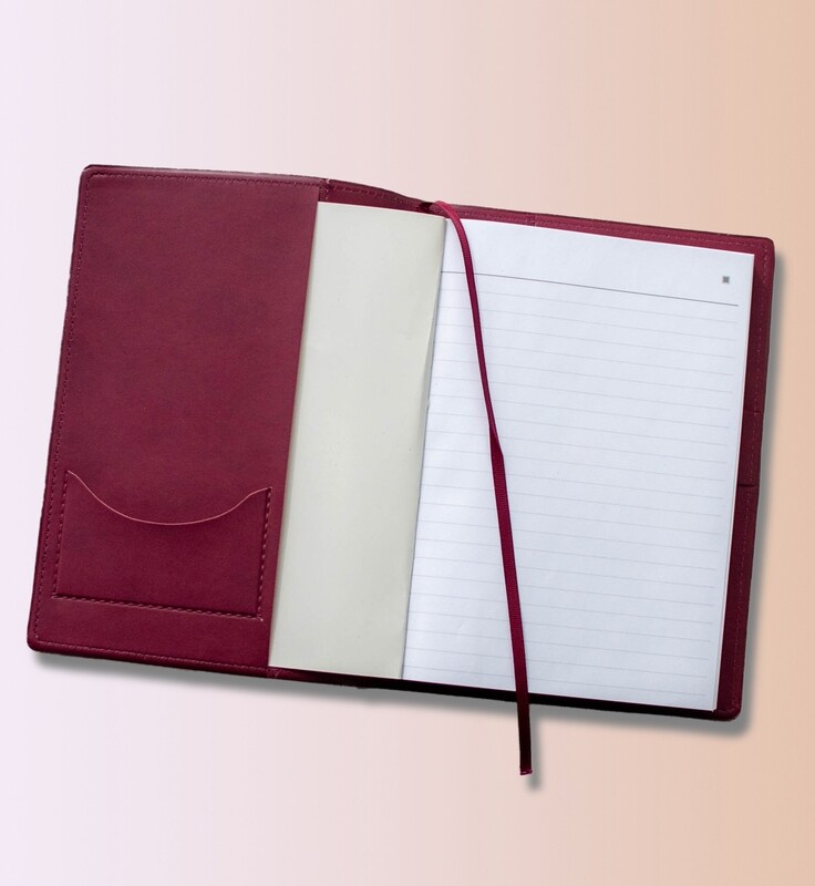 Leather Notebooks / Cahiers en cuir
