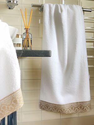 Towel AMATLER white made from 100% Cotton