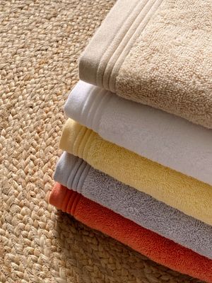 Classic Bath Towel light yellow 100% Cotton
