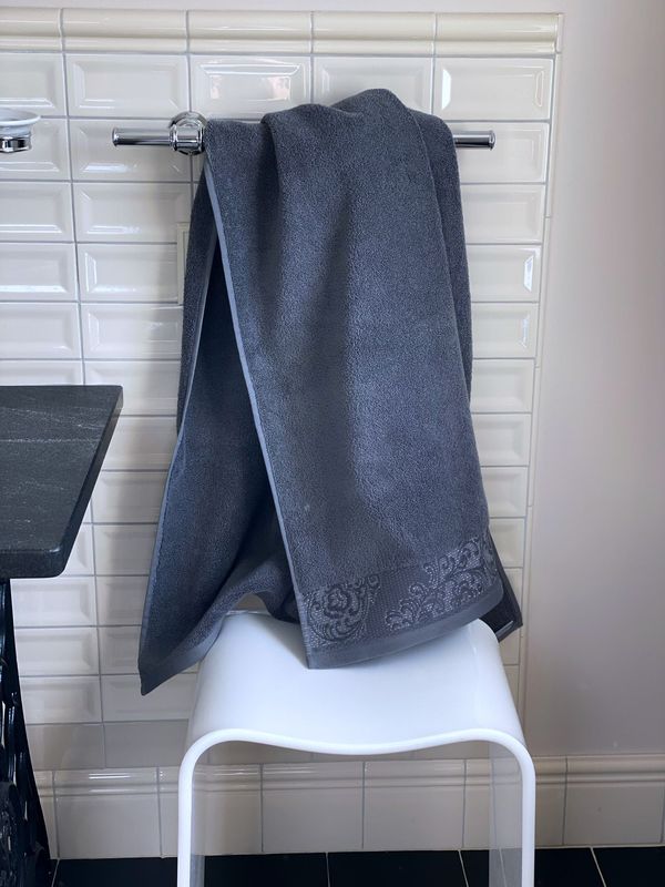 Towel MAJESTIC Metal Border Silver made from 100% Cotton