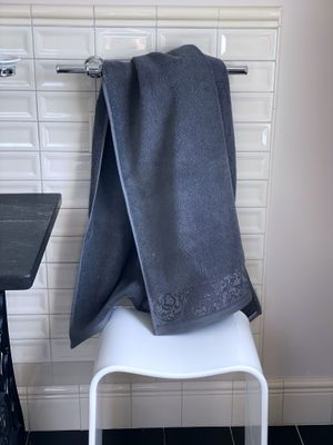 Towel MAJESTIC Metal Border Silver made from 100% Cotton