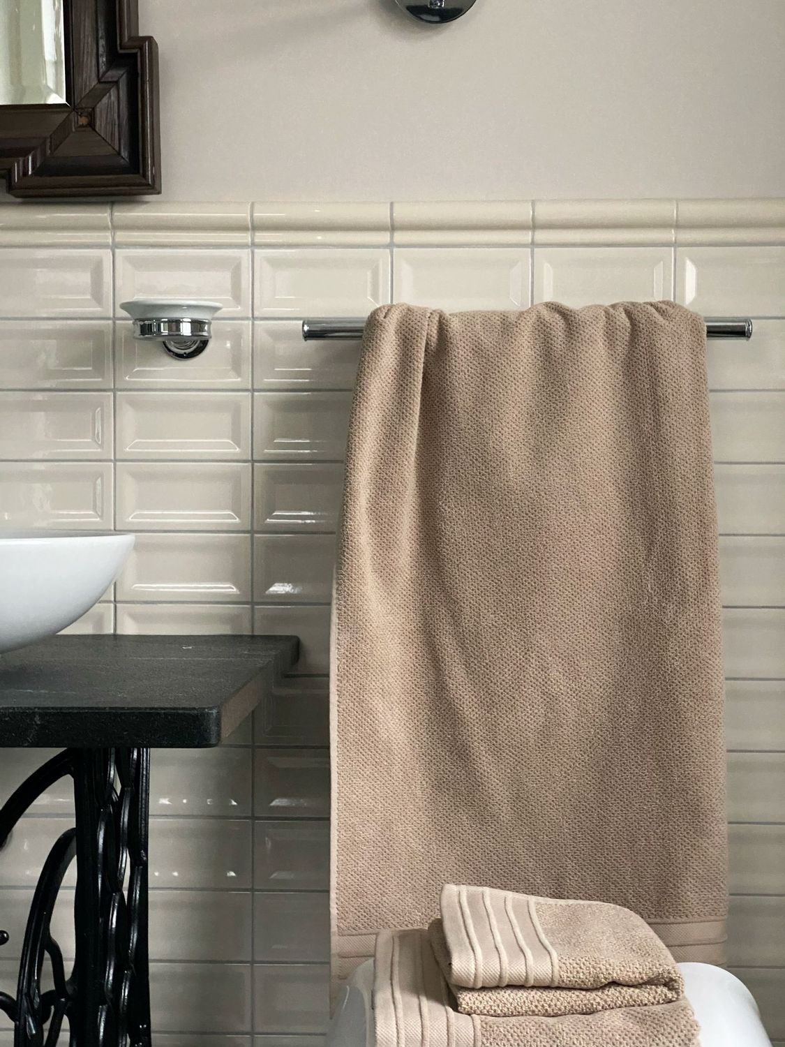 ​Towel SUPREME Light brown made from 100% Cotton