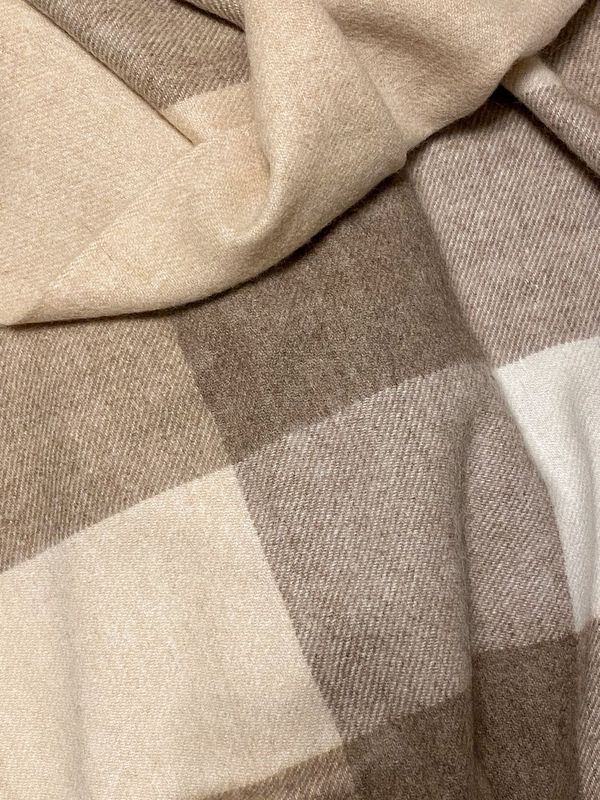 100% cashmere plaid