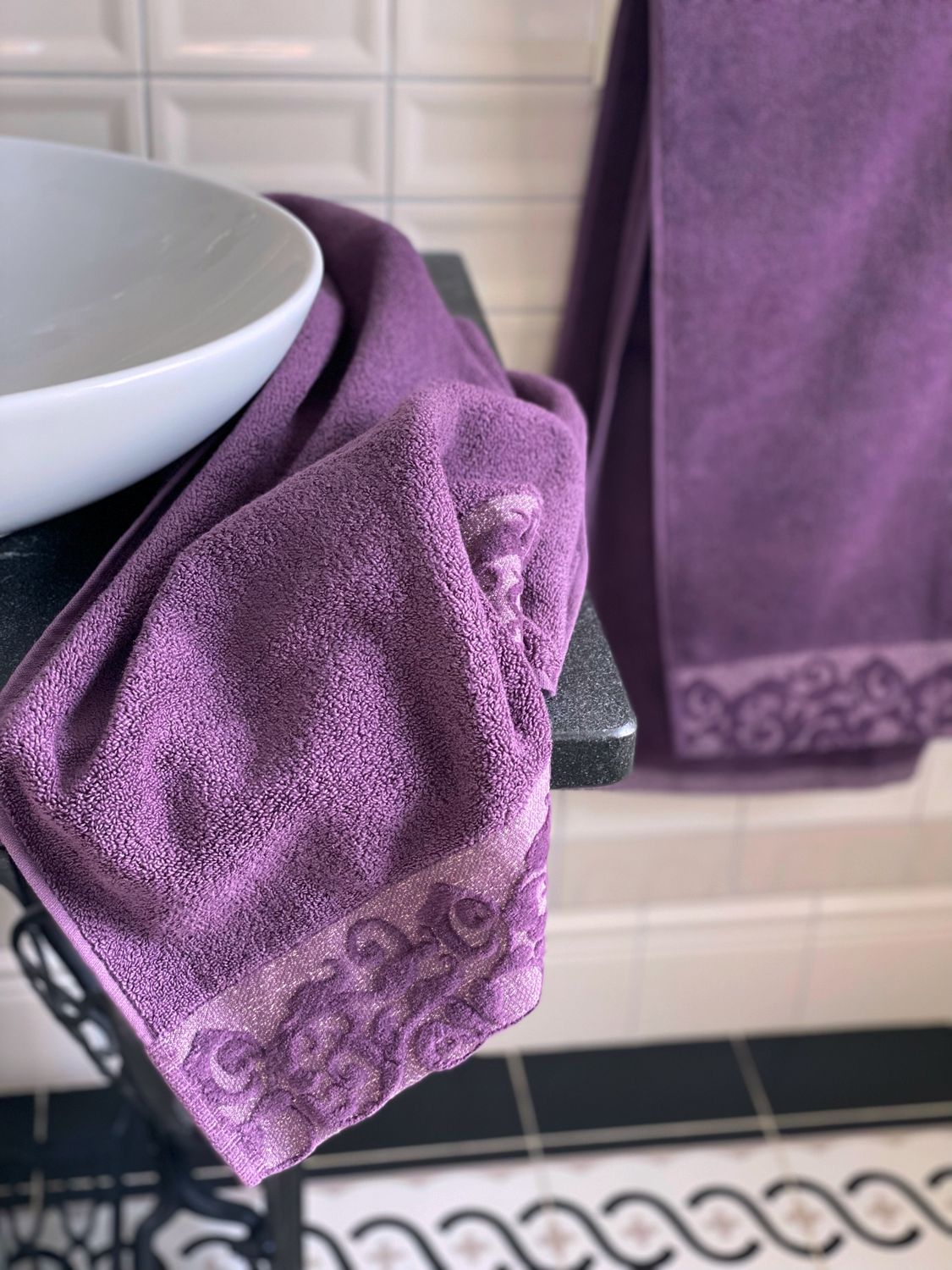 Towel MAJESTIC Skrol Lilac made from 100% Cotton