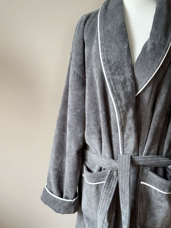 Bademantel Velours Dunkelgrau aus 100 % Baumwolle