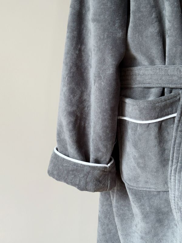 Bademantel Velours Dunkelgrau aus 100 % Baumwolle