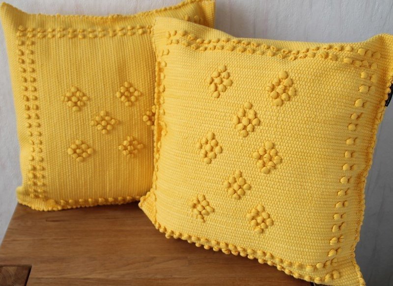 Kopfkissen 37 x 37 cm, Farbe Gelb.