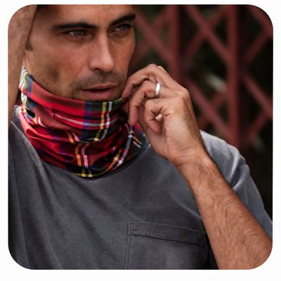 Selection of multifunctional snoods in outdoor and colourful designs