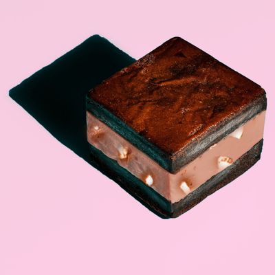 Bocado Chocolate Caliente (Cake sandwich)