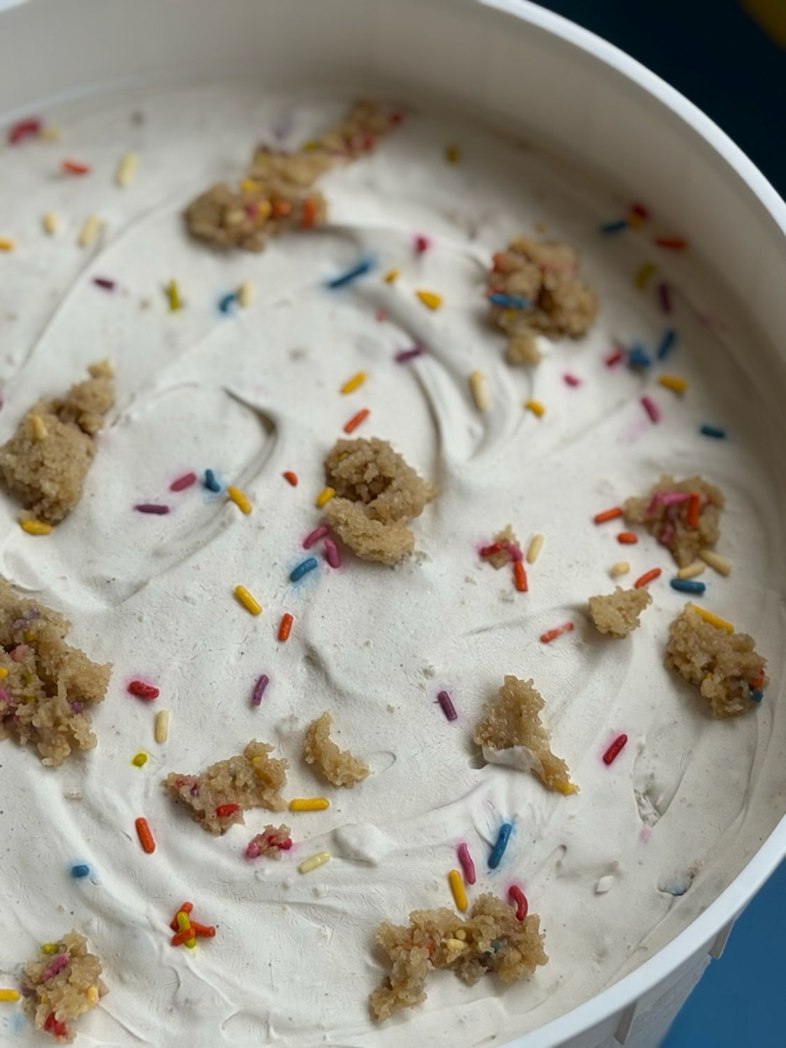 Funfetti Tres Leches Pinta