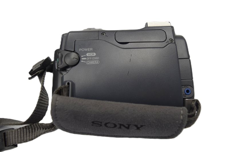 SONY HandyCam DCR-TRV19 With Battery and Charger