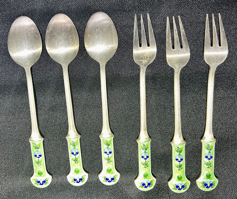 Vintage Korean  6 Piece Cutlery Set