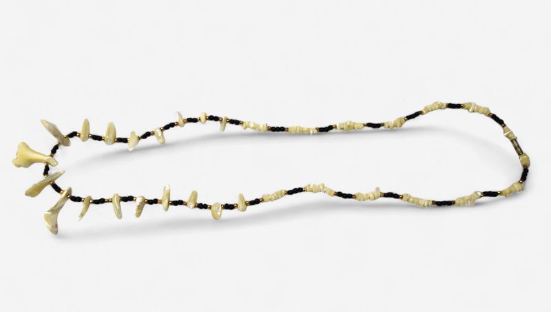 Vintage, Mother of Pearl/Black Onyx Necklace, 28"