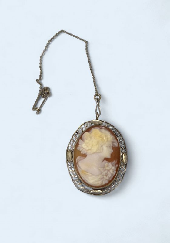 Vintage Cameo Brooch/Pendant Set in Silver