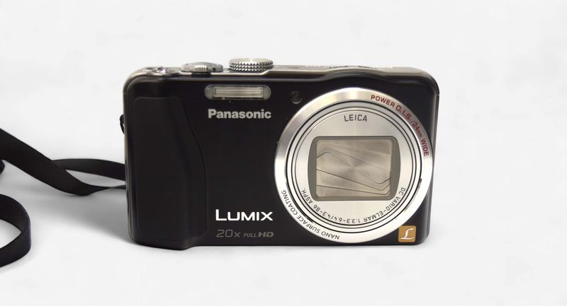 Panasonic LUMIX DMC-ZS19 14.1MP Digital Camera 20x Zoom - TESTED