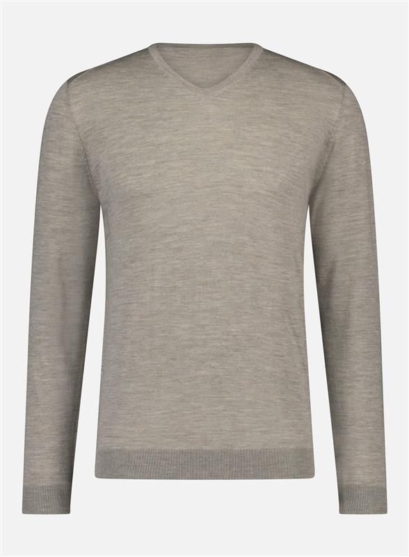 Iconic classic v-neck taupe