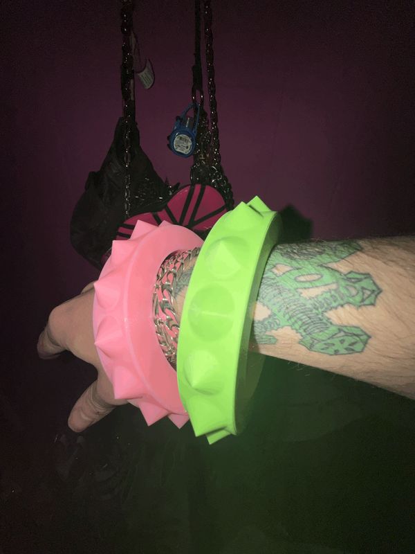SPIKE BANGLE
