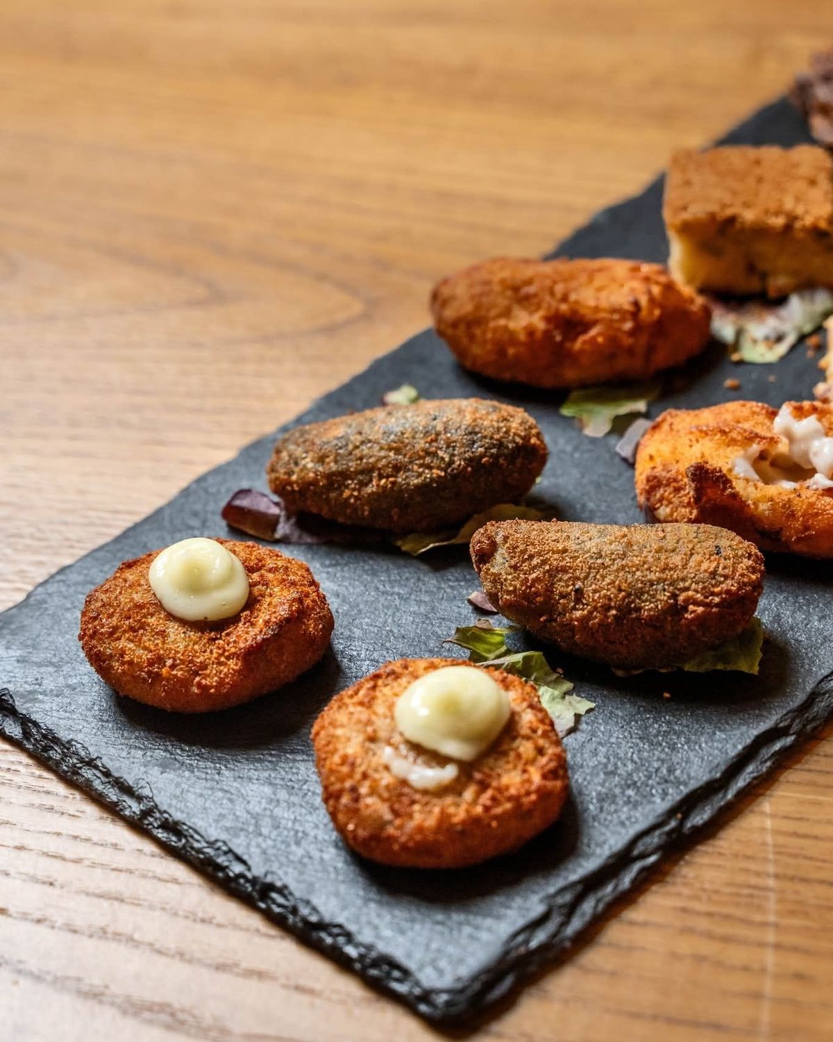 CROQUETAS MISTA JAMON-PESCE-NERO DI SEPPIA