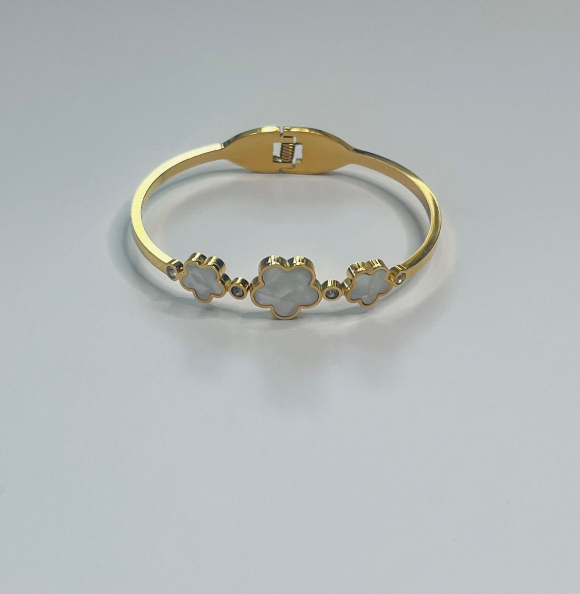 The White Clover Bangle 16cm