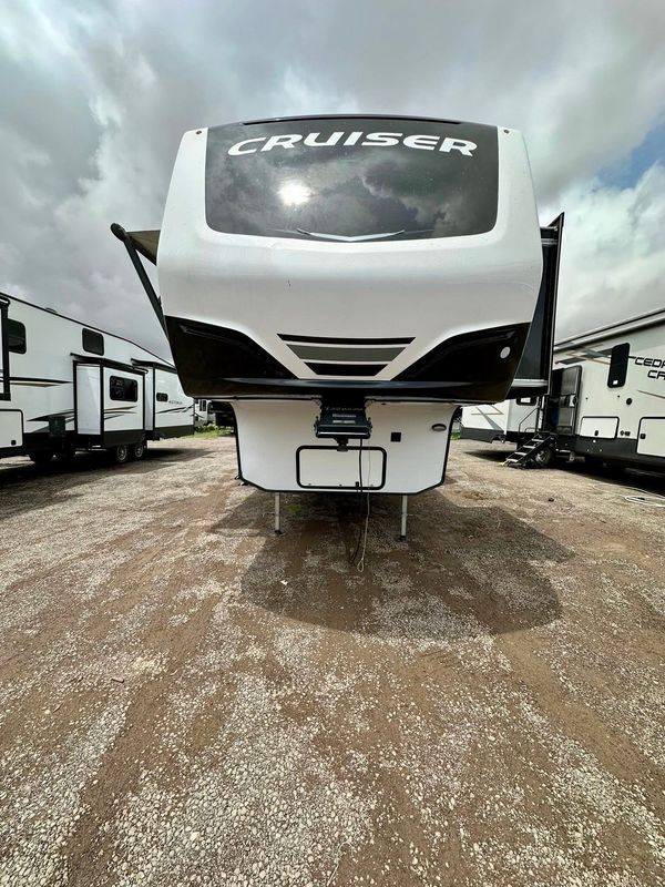2022 CrossRoads Cruiser