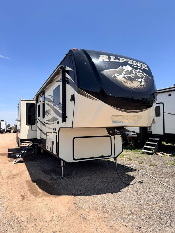 2018 Alpine Keystone luxury