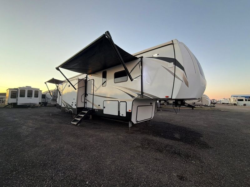 2021 Forest river Cardinal Limited 383BHLE