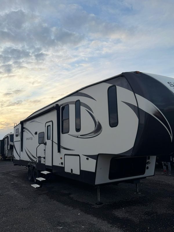 2017 Keystone sprinter Wide Body 326FWBHS