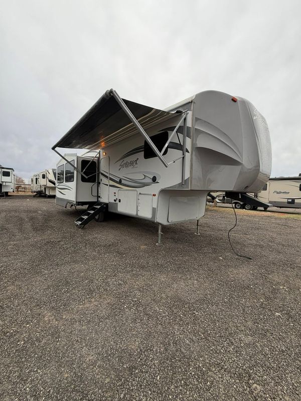 2013 Forest river Cedar Creek Silverback 29RE