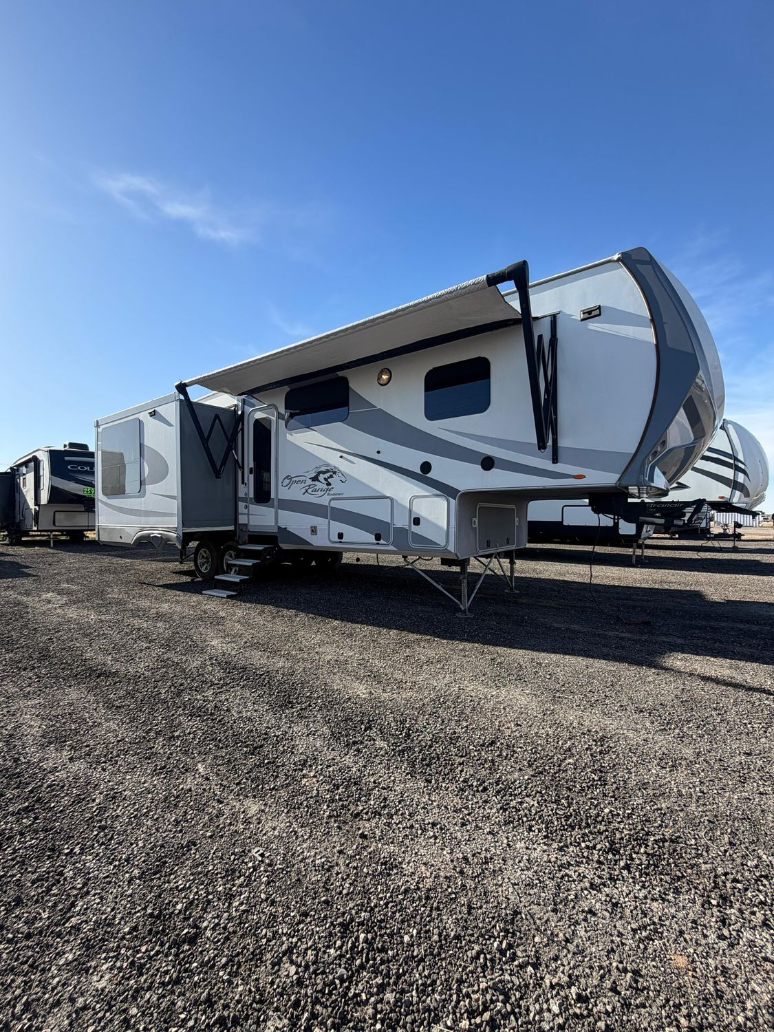2017 Highland ridge roamer Open Range RF337RLS
