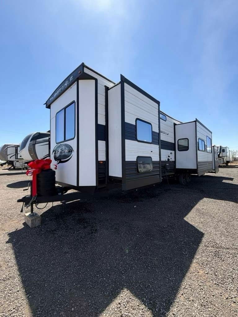 2023 Forest river Cherokee Timberwolf 39CA