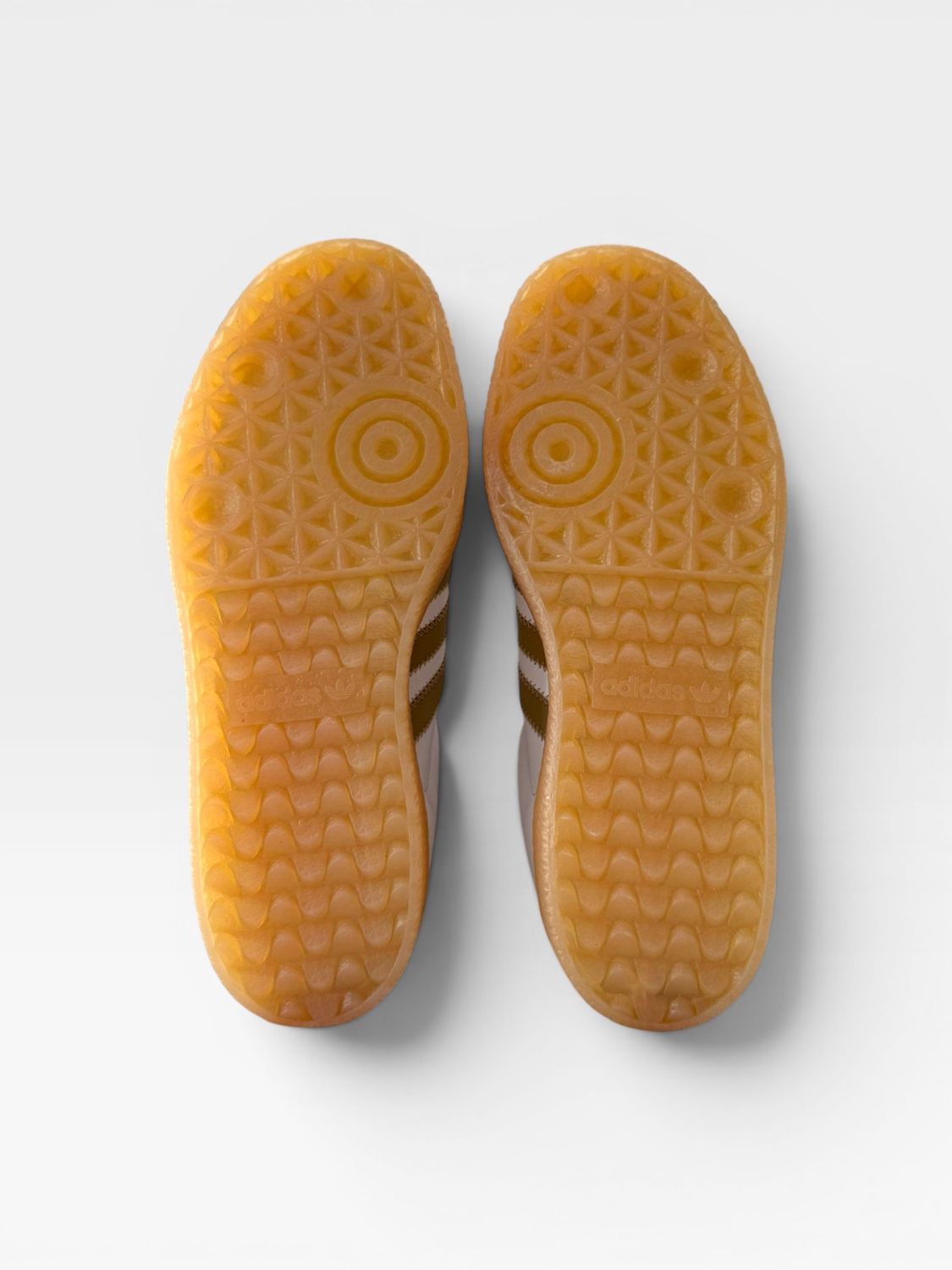 Adidas Sambae (Cloud White/Shadow Red/Off White)