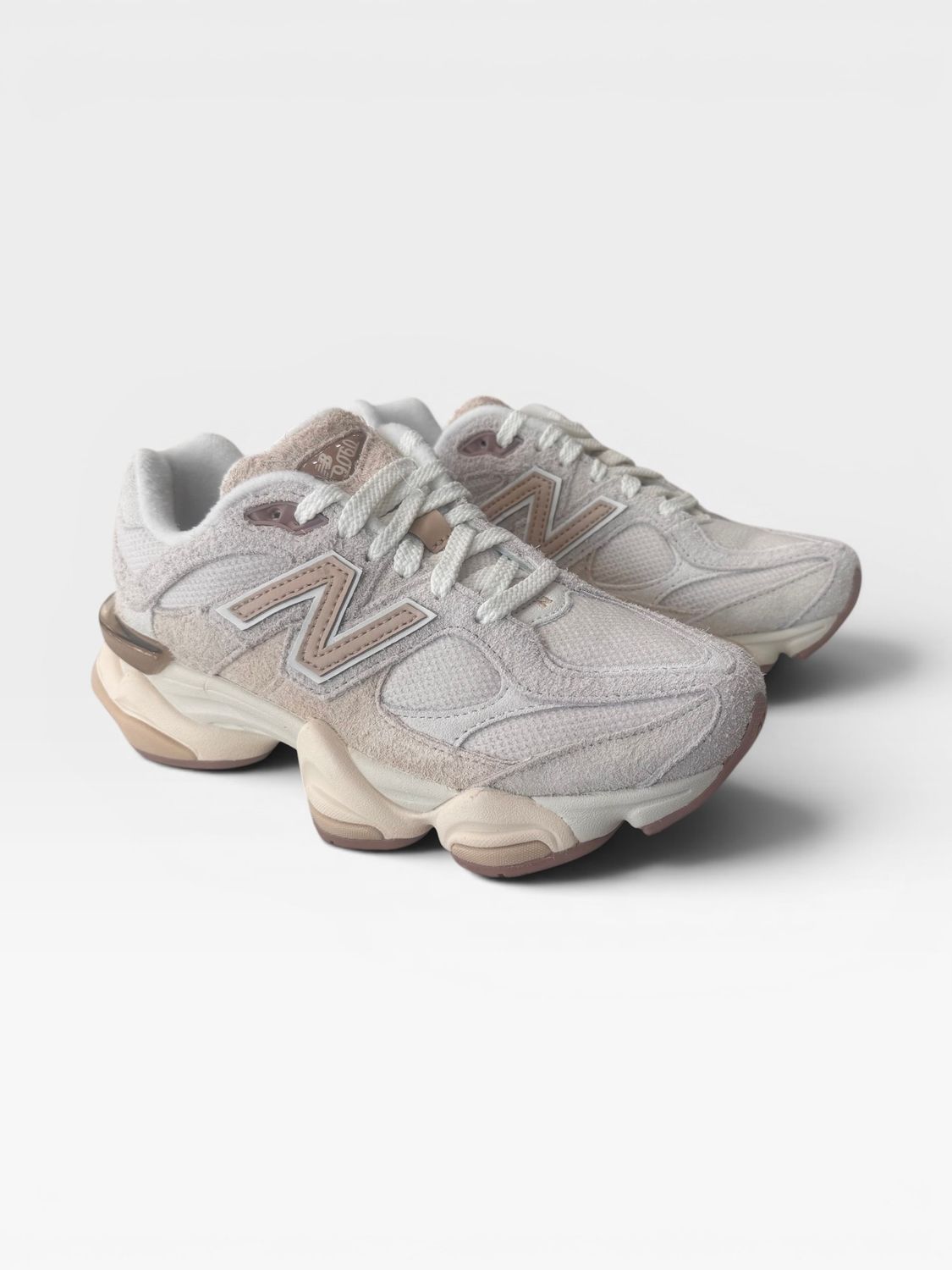 New Balance Women 9060 (Bisque/Sea Salt)