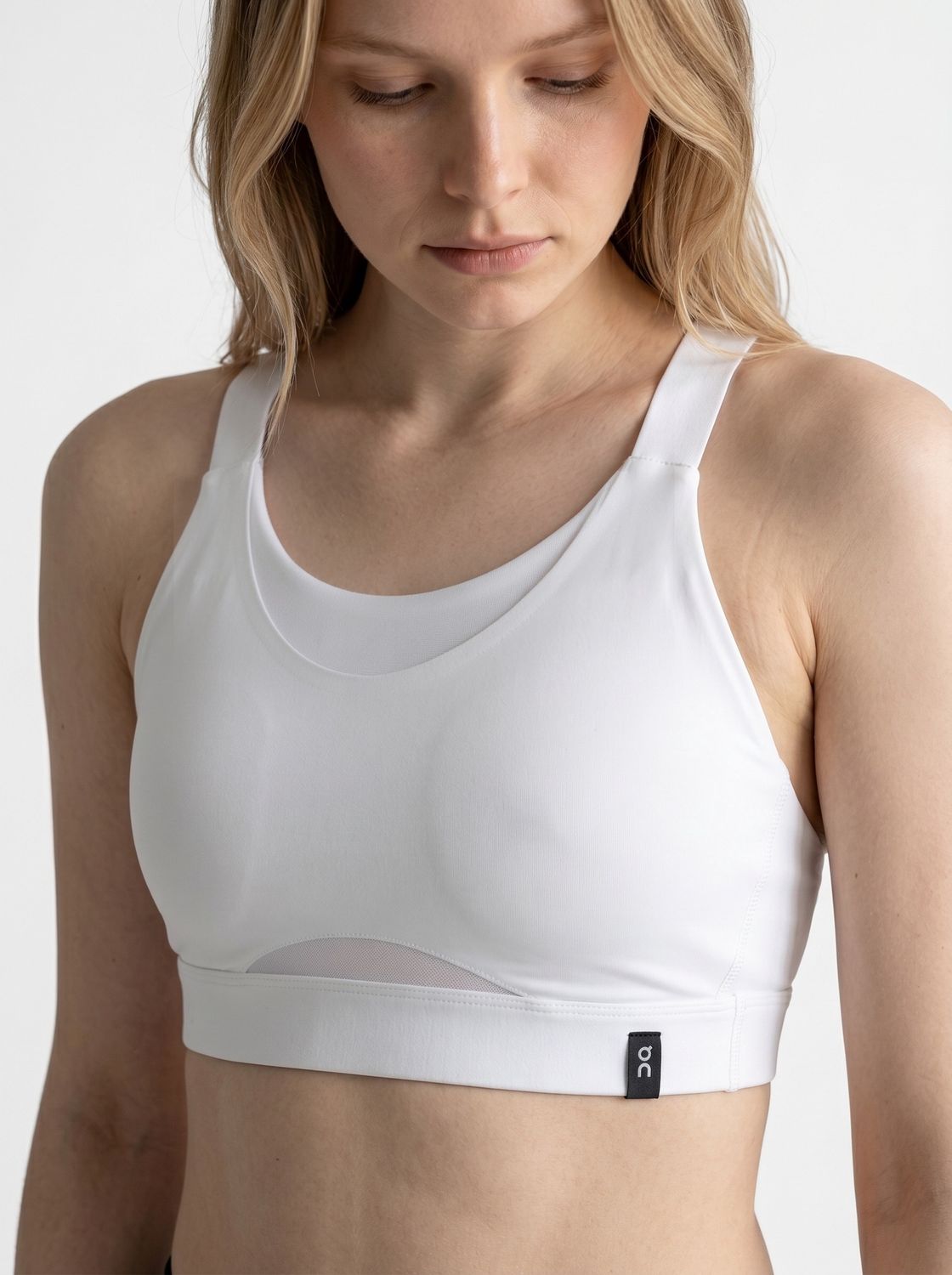 On Women Performance Bra (White)
