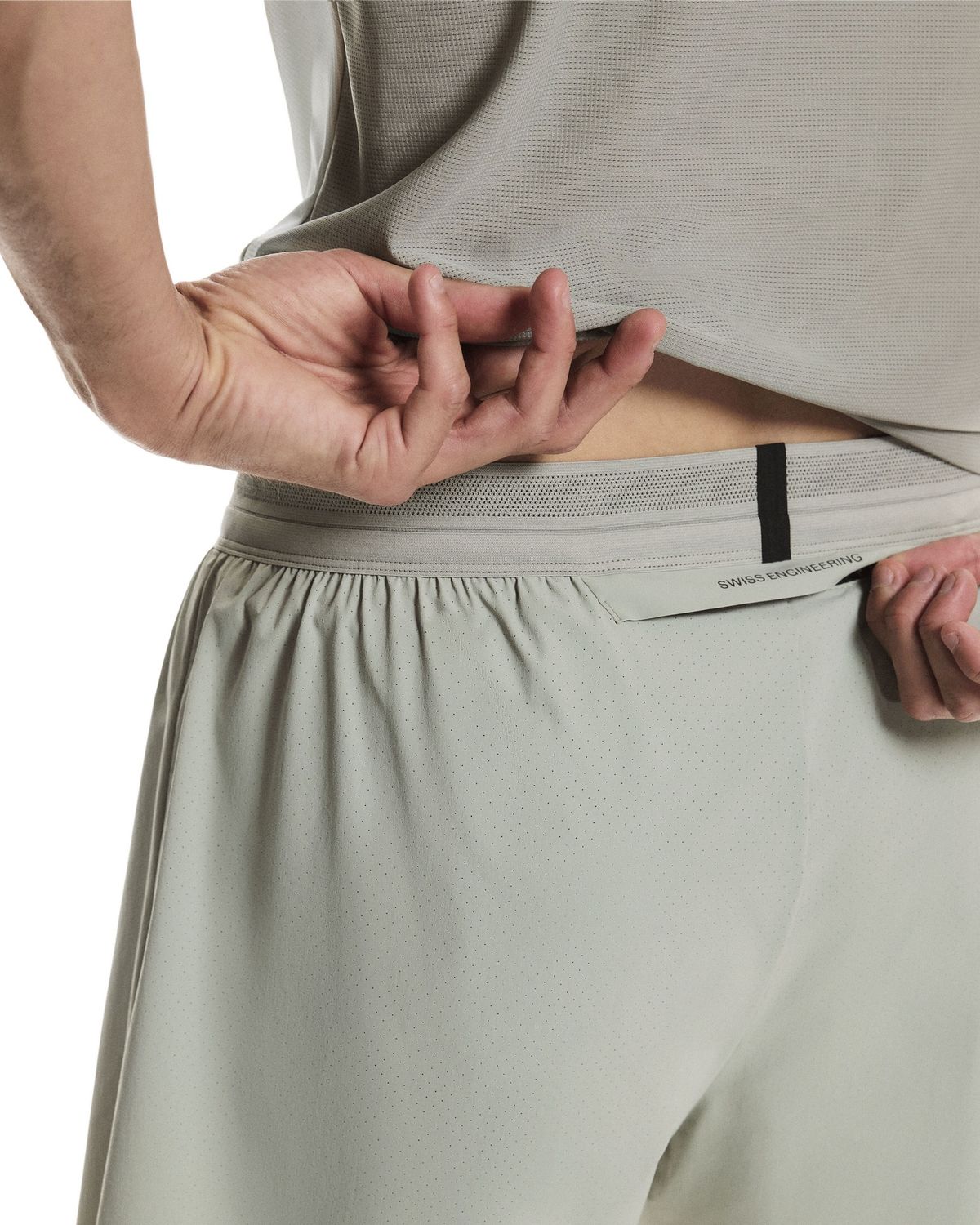 On Men 5" Performance Shorts (Tin)