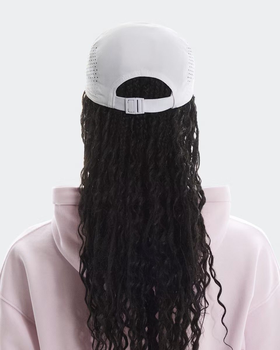On Lightweight Cap (White)