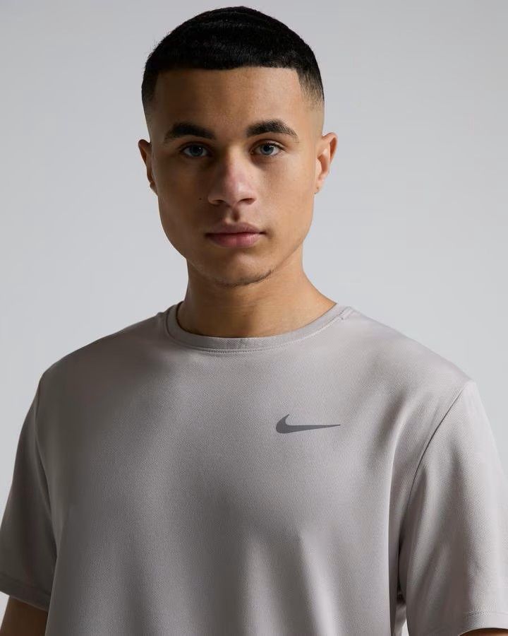 Nike Dri-FIT UV Miler Short Sleeve (Moon Particle/Reflective Silver)