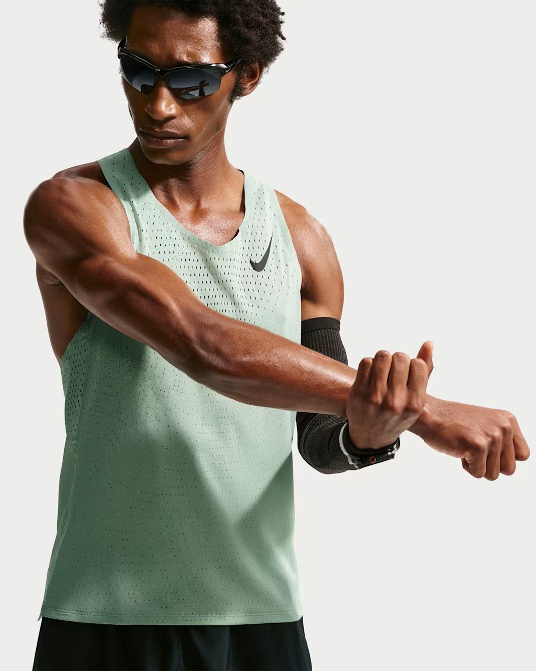 Nike Dri-FIT ADV AeroSwift Singlet (Steam/Black)