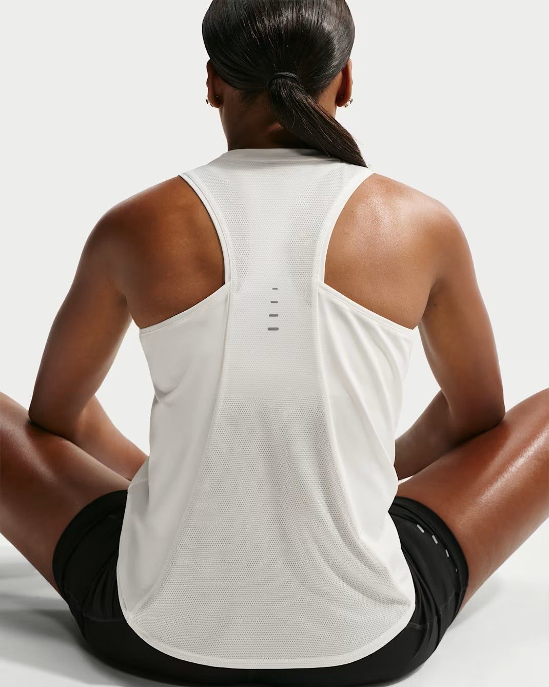 Nike Swift Dri-FIT Tank Top (Sail/Reflective Silver)