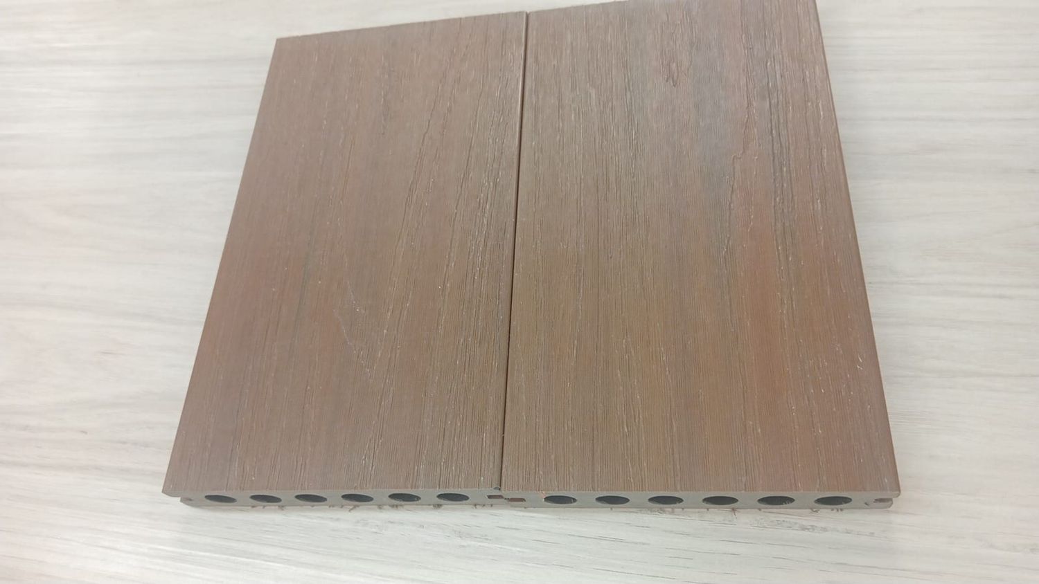 Tarima Teka AGT (precio tira)