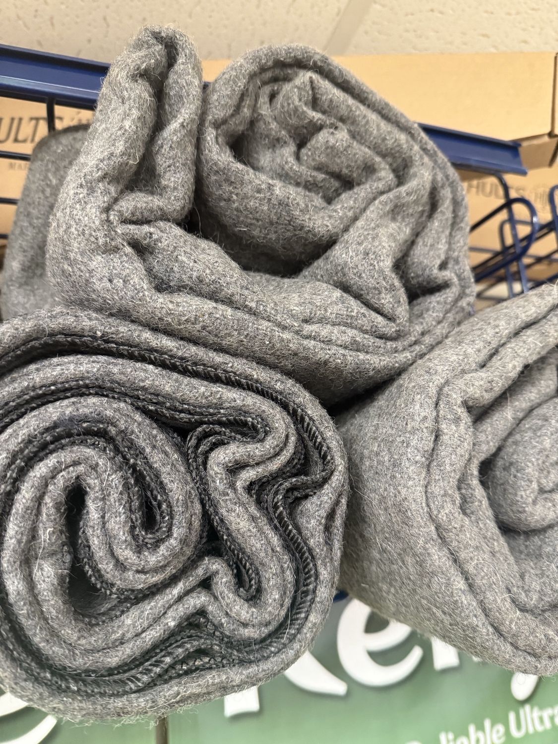 MTLO Wool Blanket 90% Wool 66 in x 90 in