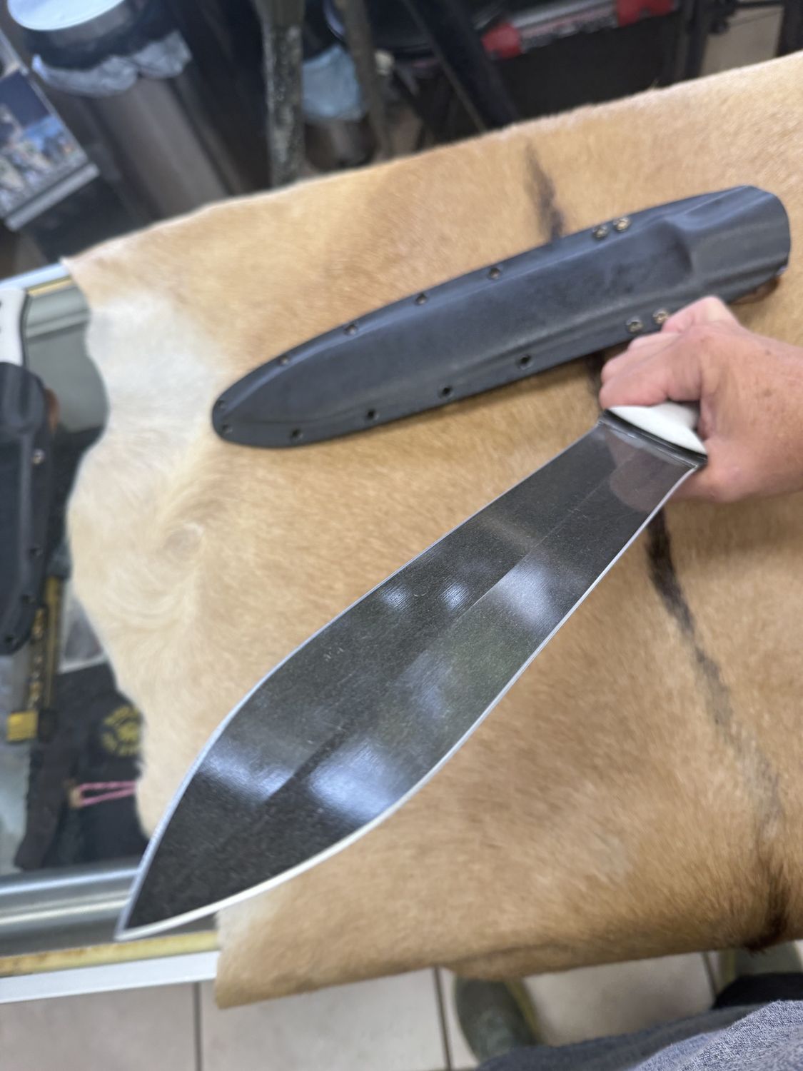 RK Gladius White Canvas with Black Liners