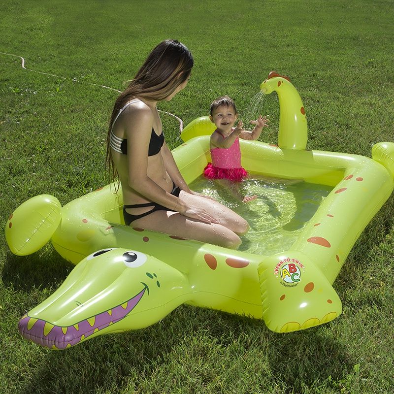 Croc Spray Pool
