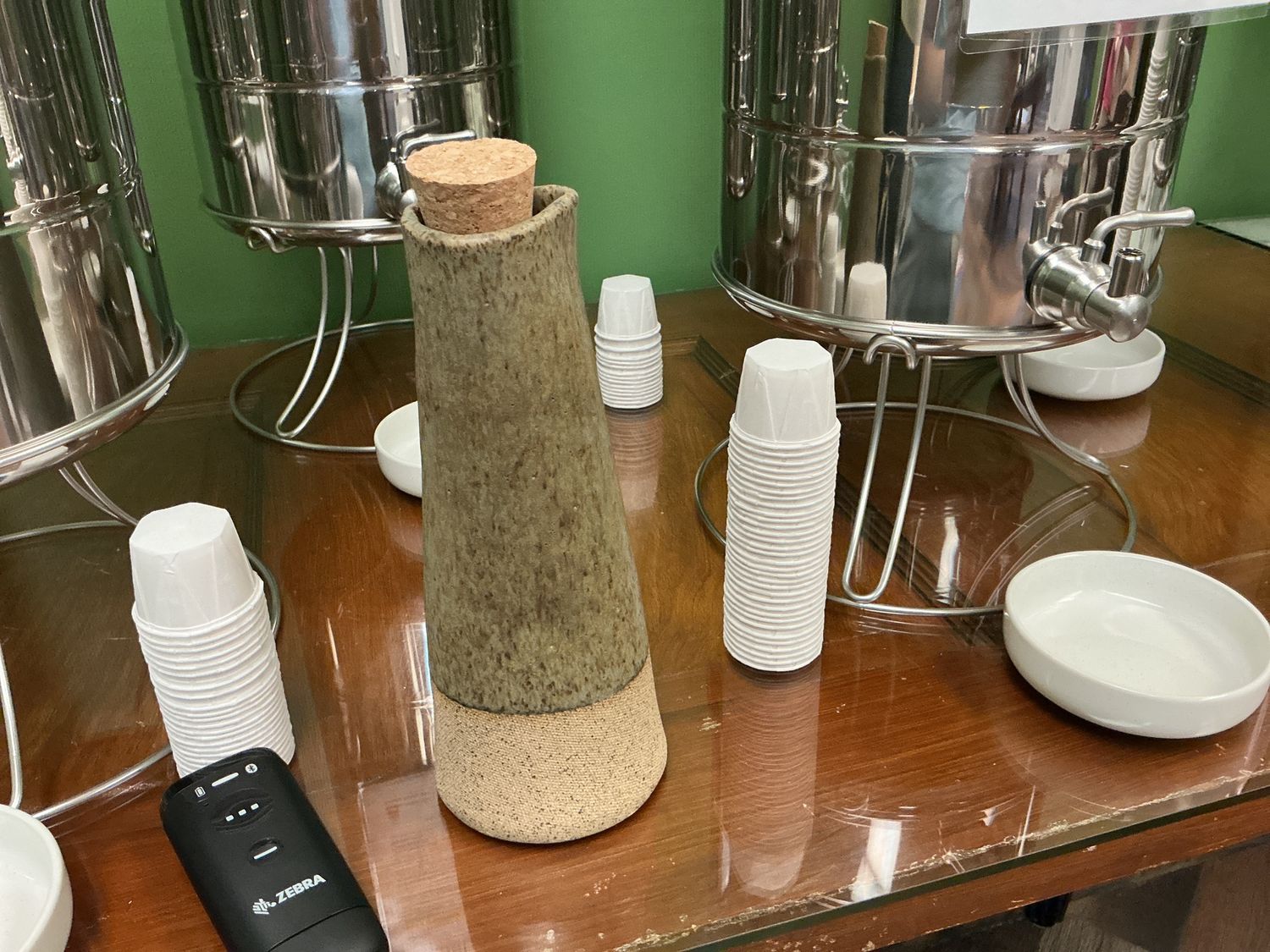 Oil cruet, Colors: Agate