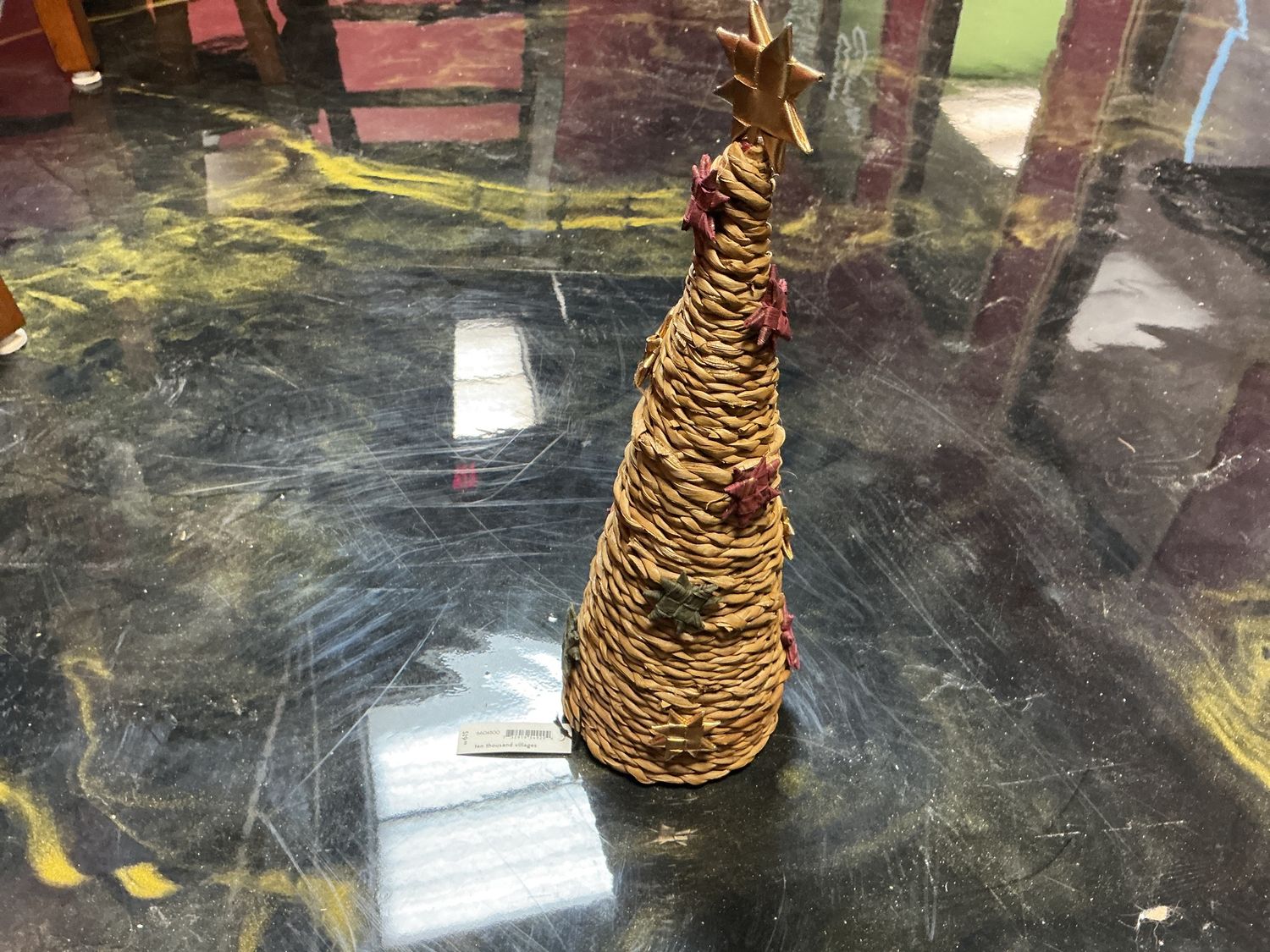 Paper stars and hogan tree