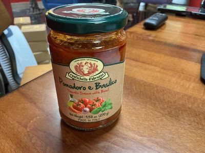 Rustichella d’abruzzo tomato sauce with basil