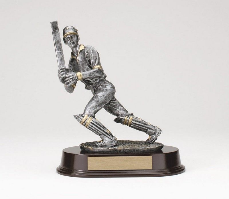 CRICKET BATSMAN, MALE 8" 61SG