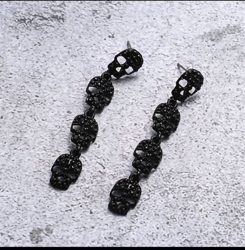 Black skull earings