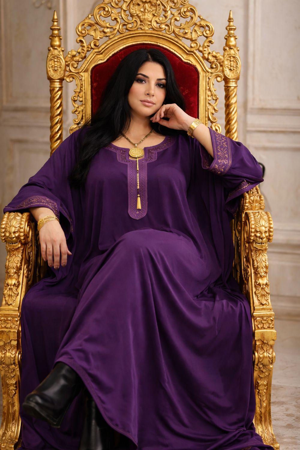 Kaftan Qandoura Royale en Velours – Collection Prestige Kaftan Qandoura Royale en Velours – Collection Prestige